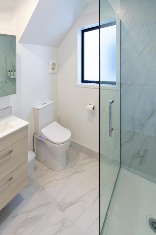 Central City Awaits 2 Bed 2 Bath With Carpark Christchurch Exteriör bild